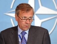 Medvedev acuză, NATO neagă. Alianţa nu a provocat conflictul din Georgia 
