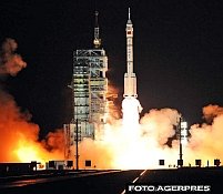 Cea de-a treia misiune spaţială cu echipaj uman a Chinei a decolat cu succes
