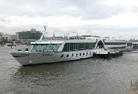 Navele de pe Dunăre oprite abuziv în portul Galaţi. Turismul fluvial, în pericol!