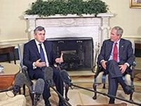George W. Bush l-a convins pe Gordon Brown să susţină planul de ieşire din criza financiară