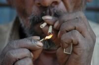 Autorităţile indiene au interzis fumatul în locurile publice 