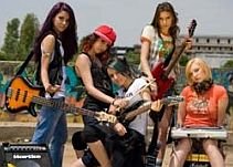Manelistul Costi Ioniţă, responsabil pentru succesul trupei de pop-rock Blaxy Girls