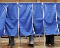 Guvernul a decis triplarea numărului de secţii de votare pentru românii din Spania 