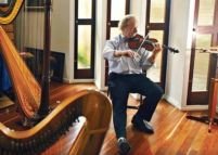 Dirijor australian: Unele compoziţii ale lui Bach aparţin soţiei sale