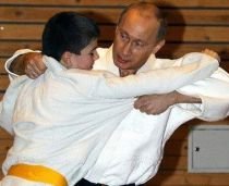 Să învăţăm judo cu Vladimir Putin! Premierul rus a lansat un DVD pentru copii (VIDEO)