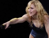 Democrată convinsă, Madonna nu o vrea pe Sarah Palin la concertele ei (VIDEO)