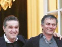 Cât "costă" o vizită la Palat. Mourinho, mascota electorală a lui Gigi Becali?