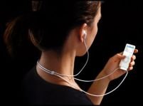 Studiu: Persoanele care ascultă muzică la MP3 Player riscă să-şi piardă auzul