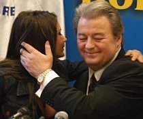 Oana Zăvoranu şi Aurelian Temişan s-au retras din cursa electorală