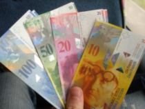 Creditele în franci elveţieni vor avea rate mai mari