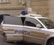 Supărat pe Traian Băsescu, un bărbat a spart geamurile de la DNA cu bolovani