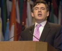 Gordon Brown: Franţa şi Marea Britanie doresc stoparea extinderii crizei în estul Europei 

