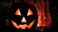 Vine Halloweenul! Povestea dovleacului american paraşutat în România