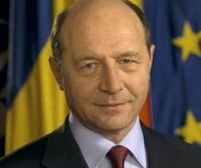 Băsescu: Salariile profesorilor, majorate mai devreme decât a decis Guvernul