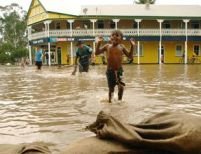 Cel puţin 44 de oameni au murit în urma inundaţiilor din Vietnam