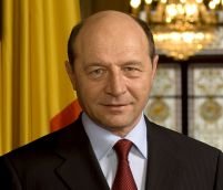 Traian Băsescu, la 57 de ani. Vadim Tudor nu mai e supărat pe el, deşi "l-a mai ars" de câteva ori