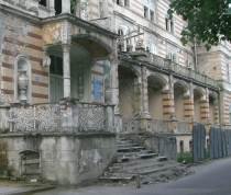 Videonews.ro. Bătaie între PNL şi PNG şi clădiri de patrimoniu în ruină la Herculane