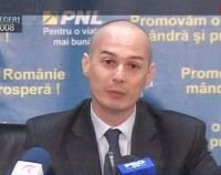 Bogdan Olteanu a depus plângere penală după ce două persoane au împărţit materiale electorale false cu numele său 