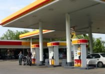 Benzinarii nu vor să scadă preţul combustibilului 