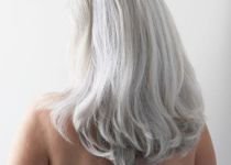 Studiu: A fost descoperit medicamentul care redă părului alb culoarea naturală