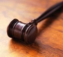 Mai presus de lege: judecătorii nu vor să răspundă pentru greşeli