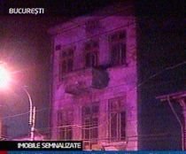Unsprezece clădiri din Capitală care stau să se prăbuşească vor fi iluminate cu roşu