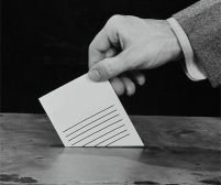 Dolj: Plângere împotriva unei persoane surprinse cu un buletin de vot xeroxat