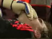 Portarul de la Anderlecht primeşte un cap în gură şi rămâne fără doi dinţi (VIDEO)