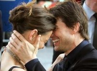 Tom Cruise şi Katie Holmes ar putea juca împreună într-un film erotic