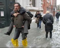 Veneţia, sub ape. Oraşul Îndrăgostiţilor, afectat de cele mai grave inundaţii din ultimii 20 de ani (VIDEO)
