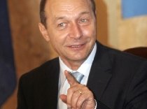 Prima opţiune a lui Băsescu: Guvern PD-L - PNL. Amănunte la ora 17.00