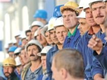 Belgia ar putea extinde restricţia impusă muncitorilor români şi bulgari cu trei ani