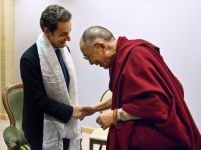 China ameninţă cu boicotarea produselor franţuzeşti după întâlnirea dintre Sarkozy şi Dalai Lama