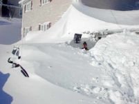 Zeci de localităţi din Harghita, fără curent din cauza ninsorilor
