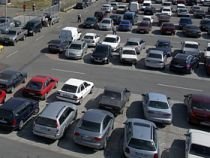 Şoferii nemulţumiţi de triplarea taxei auto fac miting în Bucureşti

