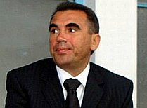 Penescu îl critică pe Dorinel Munteanu: "Ia banii patronilor ca la proşti"