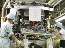 Declinul industriei auto: Pierderi record şi măsuri drastice, la Toyota şi Skoda