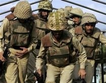 Pakistanul îşi mobilizează armata şi comasează trupe la graniţa cu India	

