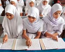 Talibanii din Pakistan ameninţă cu moartea fetele care nu renunţă la şcoală