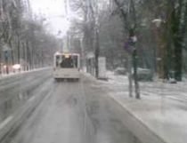 Zăpadă pe străzile Capitalei, în a treia zi de Crăciun 