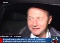Băsescu i-a convocat la Sinaia pe membrii Guvernului şi preşedinţii celor două Camere