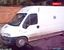 Arad. Un bărbat transporta alcool contrafăcut cu o ambulanţă falsă, fără carnet