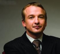 Consultant Louis Vuitton, purtător de cuvânt pentru ministrul Ferrari
