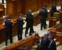 ?Somnul? parlamentarilor costă: cazare de 400.000 de euro pe lună 

