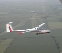Aeroclubul României lansează cursurile gratuite de zbor, planorism şi paraşutism

