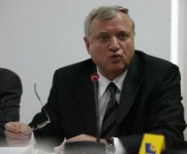 Marian Sârbu: Ordonanţa care interzice cumulul pensiilor cu salariile este rezultatul presiunilor economice
