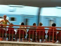 Trenurile româneşti au avut întârzieri de 900 de zile într-un an

