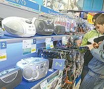 Magazinele de electrocasnice, obligate să vândă în pierdere

