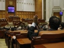 Măsură anti-chiul parlamentar: scanarea semnăturilor deputaţilor