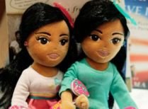 "Minunata Malia" şi "Dulcea Sasha", păpuşile inspirate de fiicele lui Obama (FOTO)